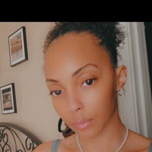 Meet your Posher, Tiara